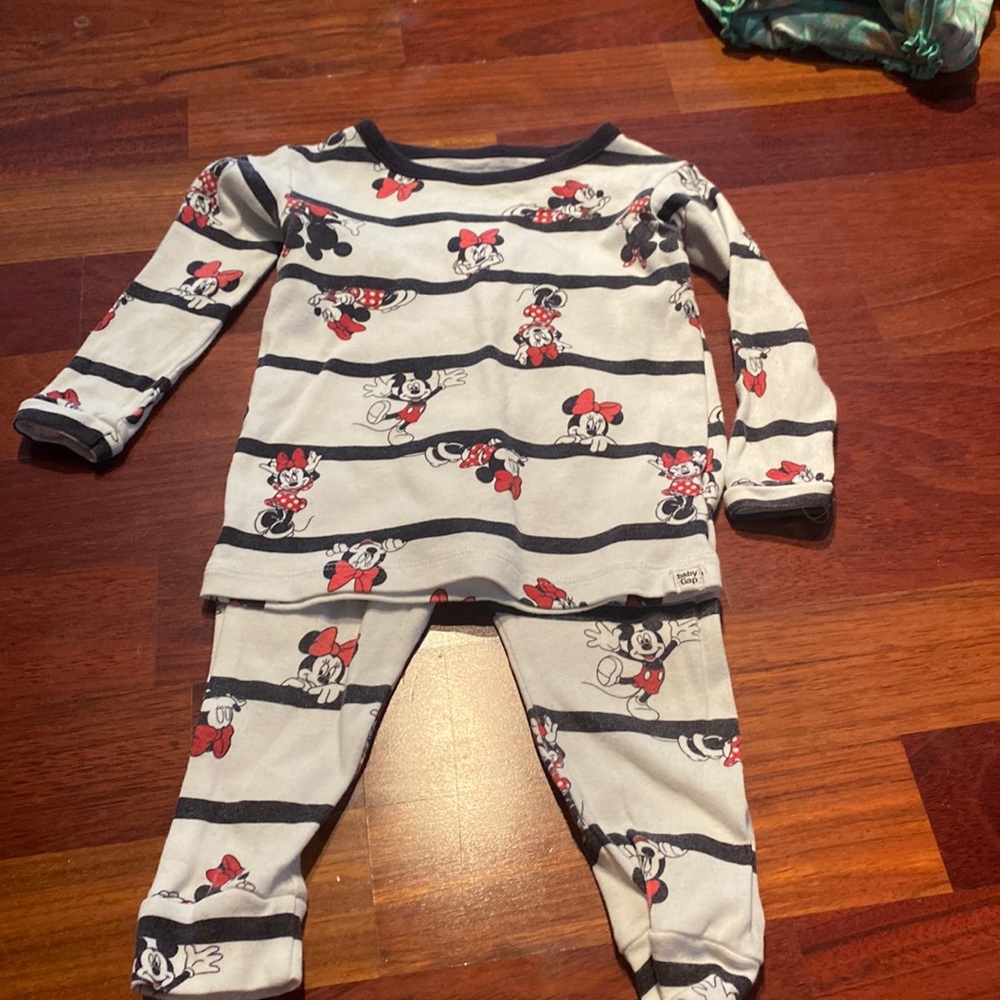 Baby Gap Minnie Mouse Pajamas 12-18 months